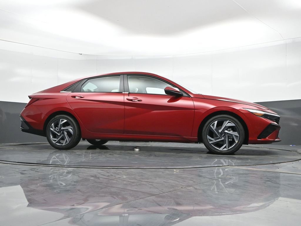 New 2025 Hyundai Elantra Limited image 48
