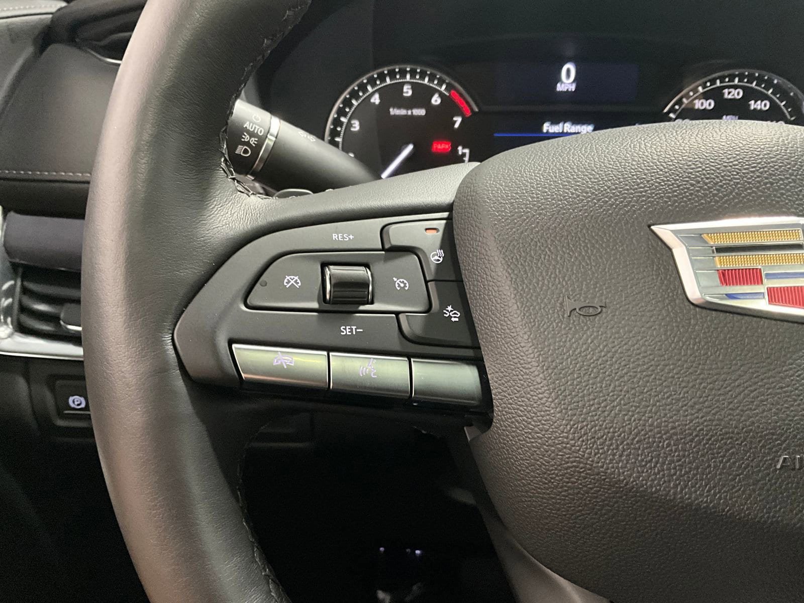 Used 2023 Cadillac XT4 Luxury w/ Cold Weather Package AWD/4WD image 16
