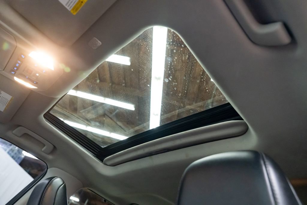 Used 2022 Toyota Highlander Limited image 21