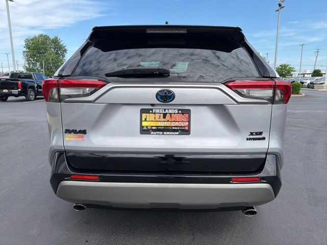 Used 2022 Toyota RAV4 XSE w/ XSE Grade Weather Package AWD/4WD image 6