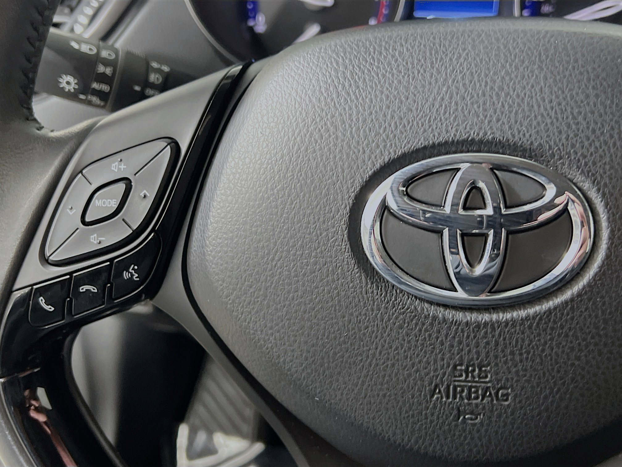 Used 2021 Toyota C-HR Limited image 19