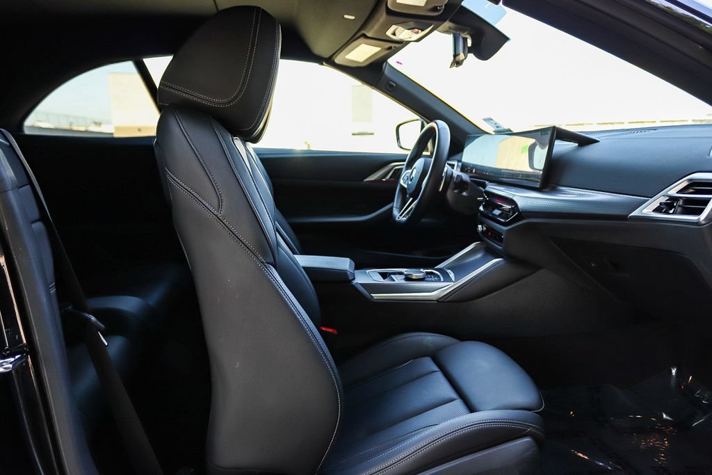 Certified 2025 BMW M440i Convertible w/ Shadowloine Package RWD image 24