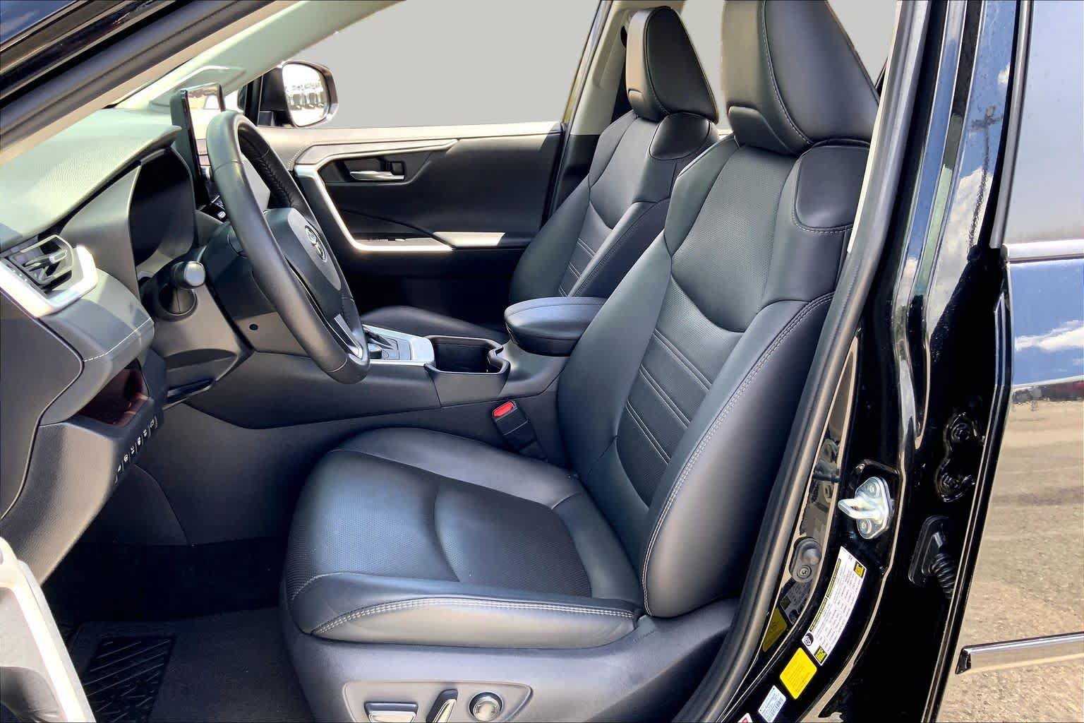 Used 2024 Toyota RAV4 Limited w/ Advanced Technology Package AWD/4WD image 8