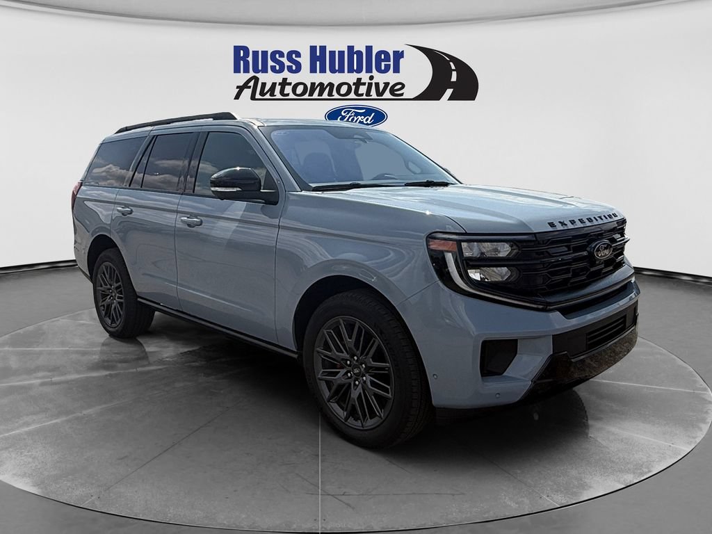 Used 2025 Ford Expedition Platinum w/ Stealth Performance Package AWD/4WD image 9