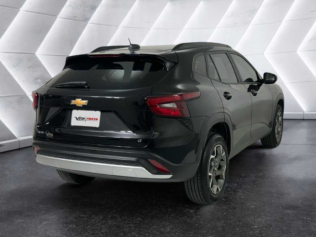 Used 2025 Chevrolet Trax LT FWD image 4