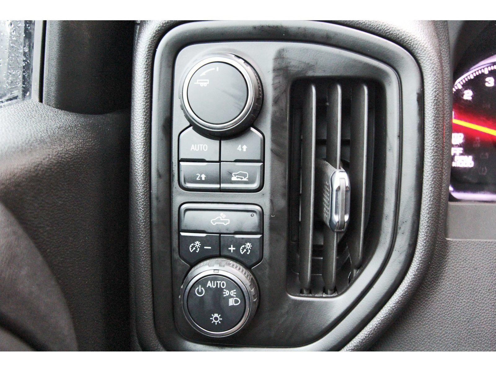 Used 2024 Chevrolet Silverado 1500 Custom AWD/4WD image 23
