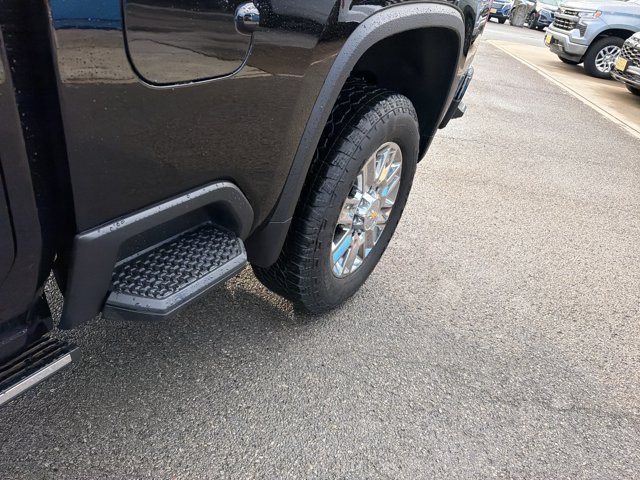 Used 2026 Chevrolet Silverado 3500 High Country w/ High Country Premium Package AWD/4WD image 15