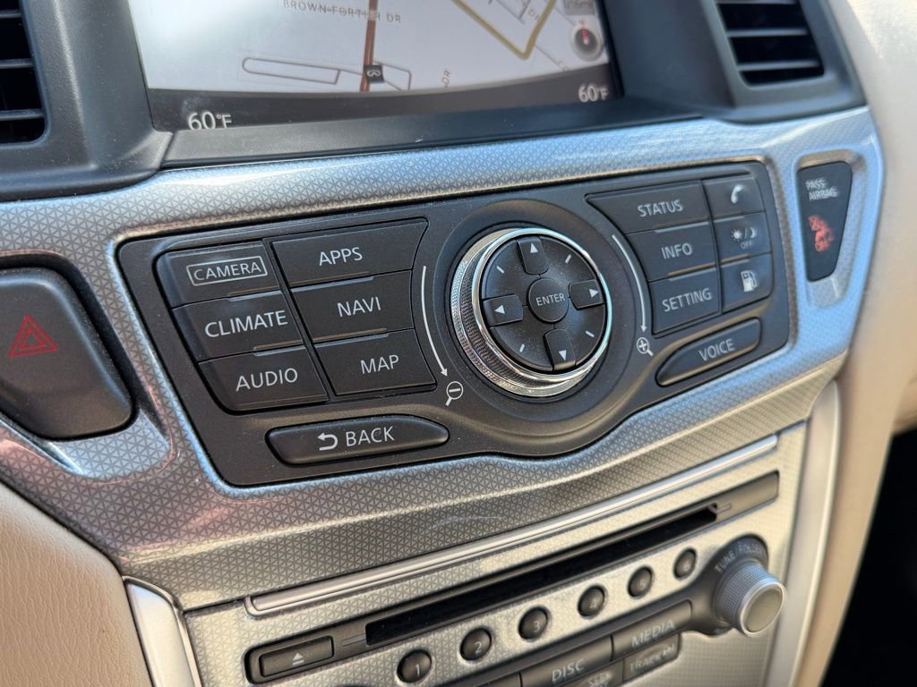 Used 2020 Nissan Pathfinder SL image 18