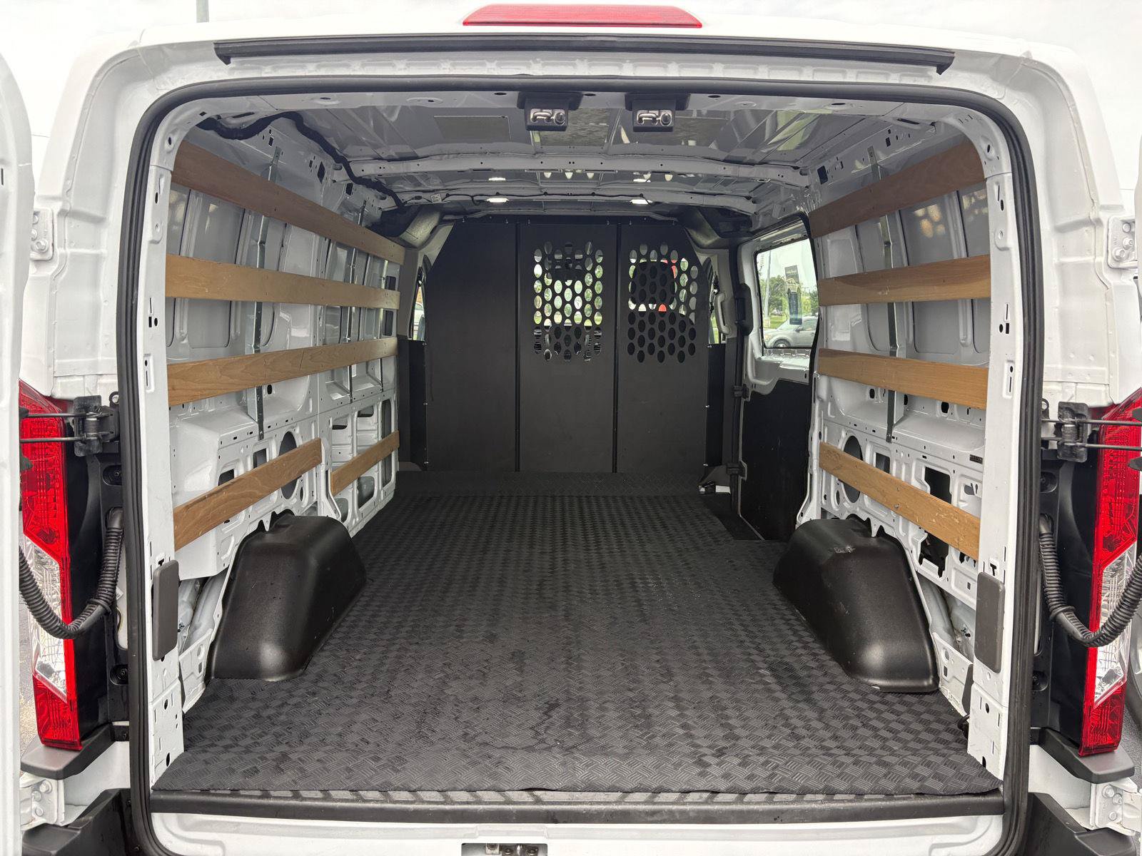 Used 2025 Ford Transit 250 Low Roof w/ Exterior Upgrade Package RWD image 8