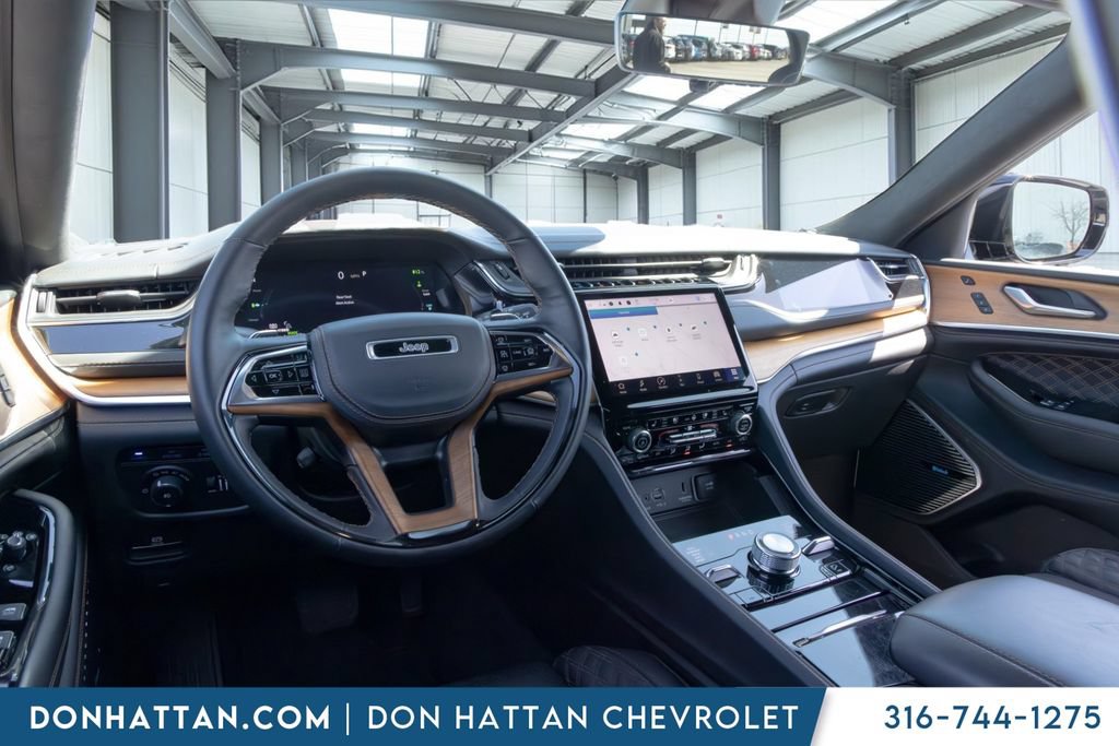 Used 2022 Jeep Grand Cherokee Summit AWD/4WD image 18