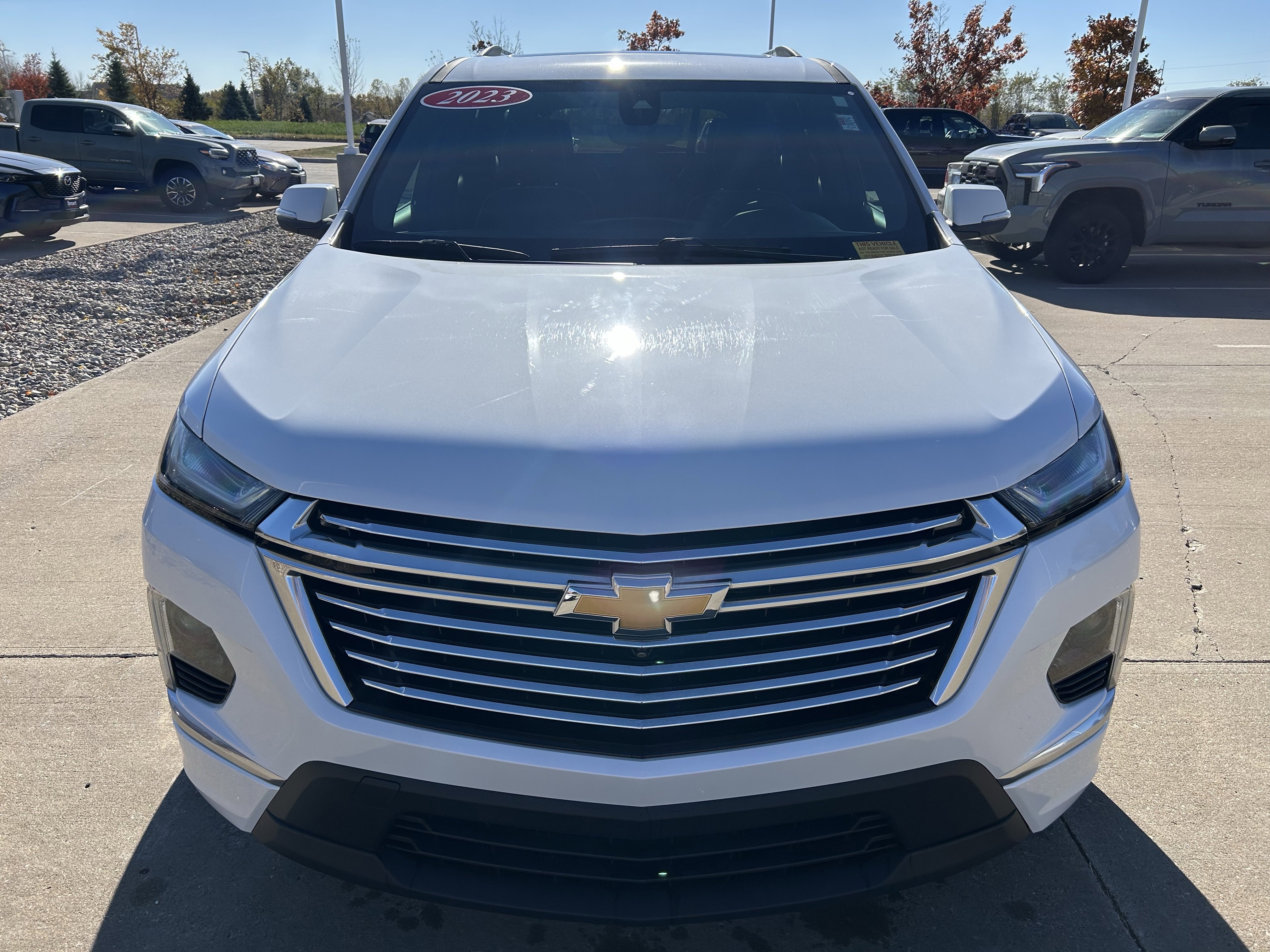 Used 2023 Chevrolet Traverse Premier image 2