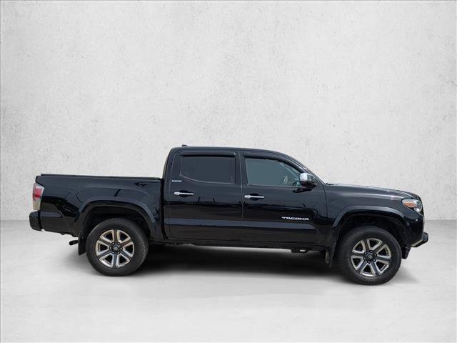 Used 2017 Toyota Tacoma Limited w/ Tow Package AWD/4WD image 4