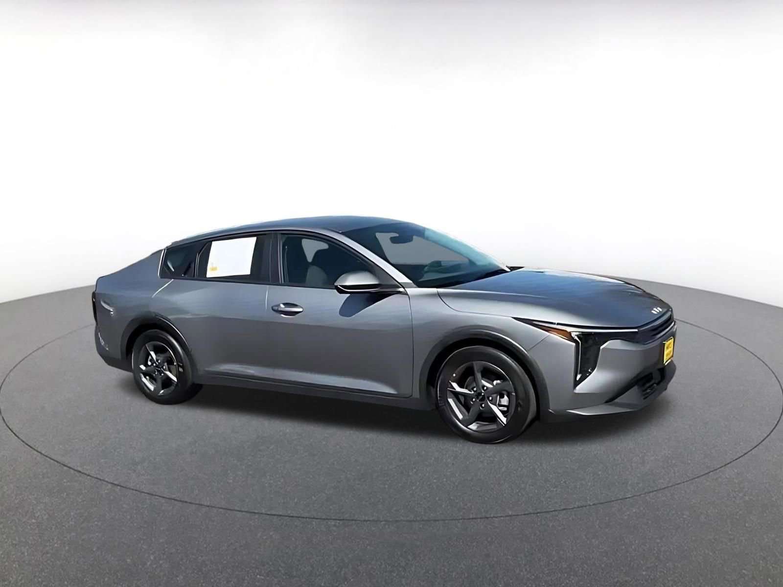 Used 2025 Kia K4 FWD image 2
