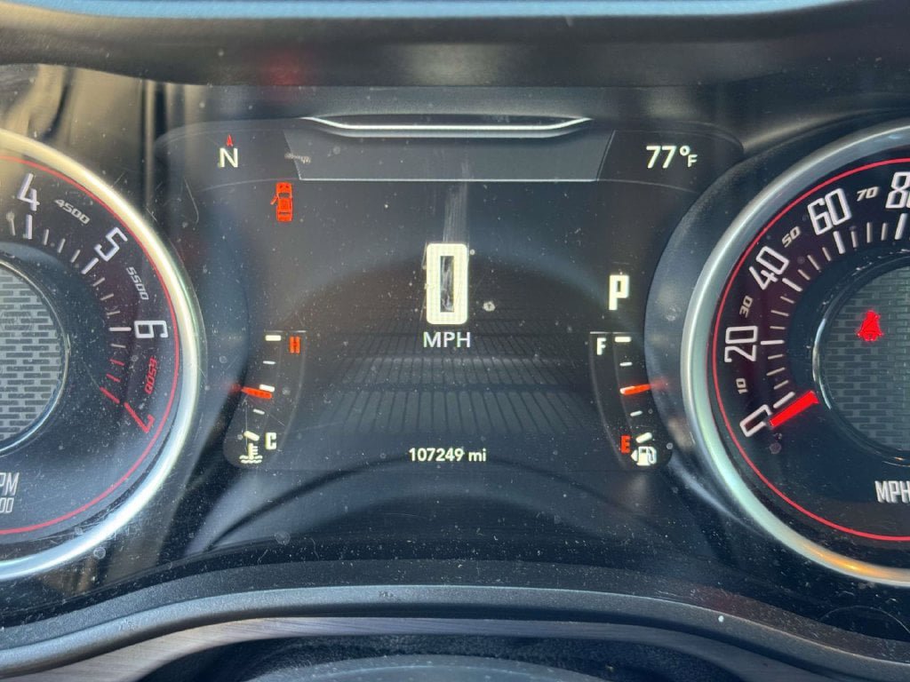Used 2016 Dodge Challenger SXT RWD image 13