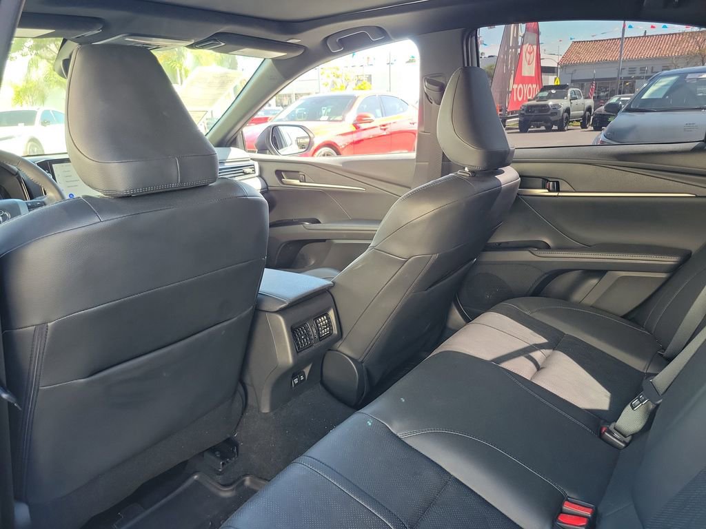 Used 2025 Toyota Camry XSE image 13