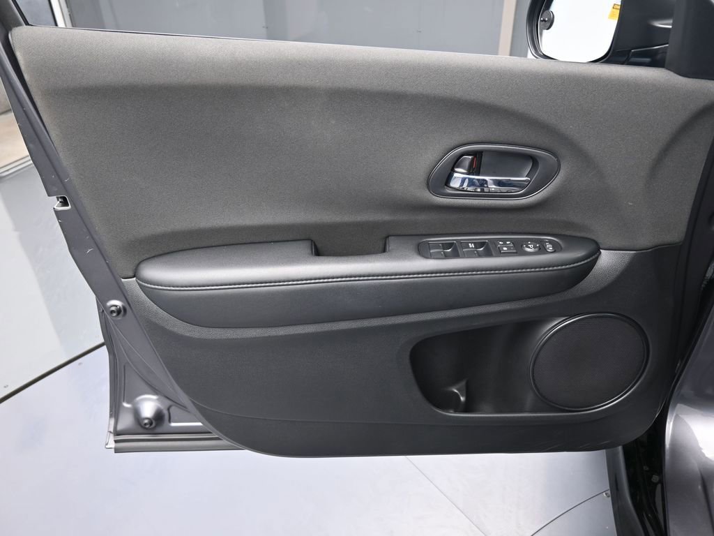 Used 2021 Honda HR-V Sport image 12