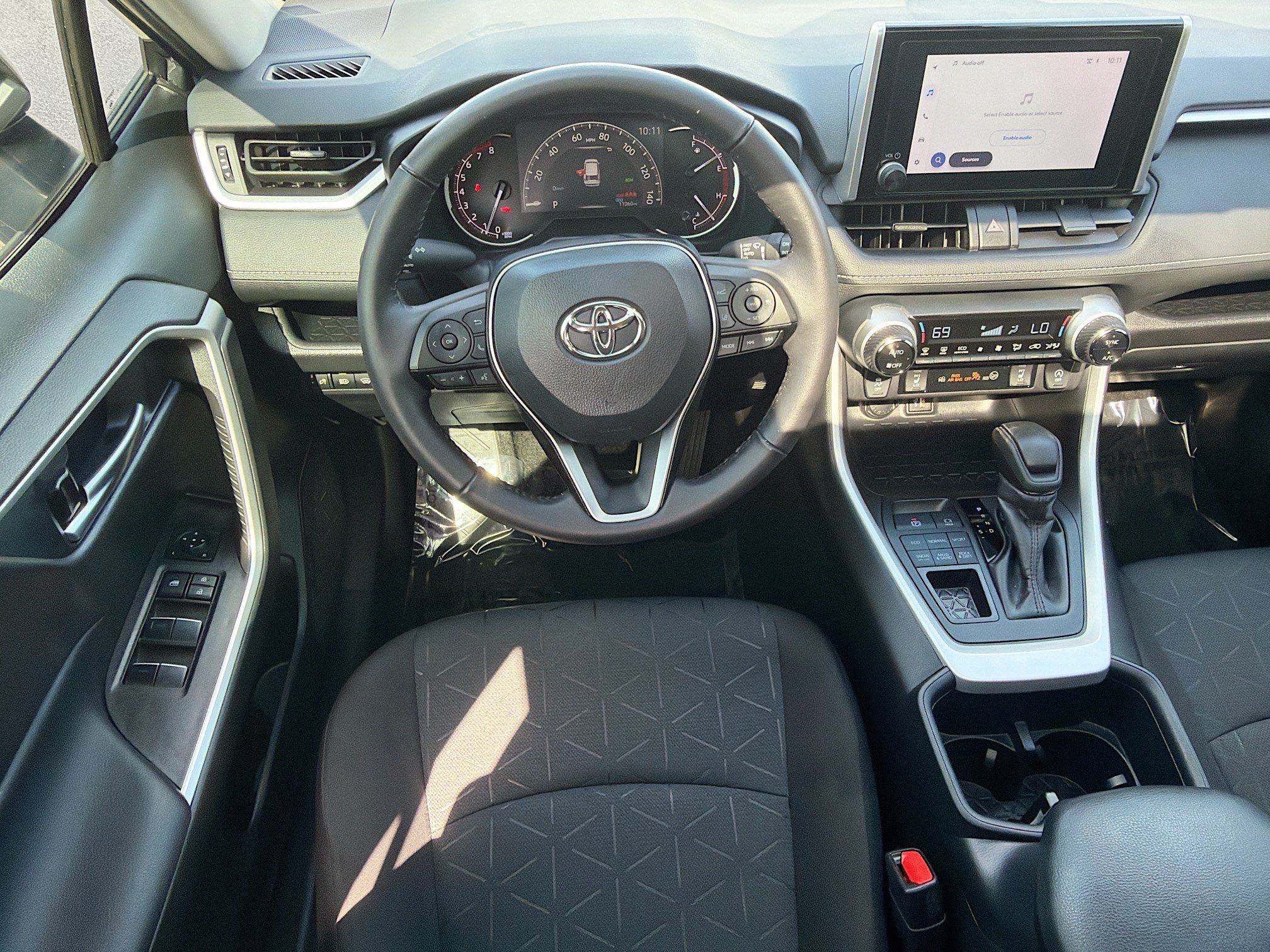 Used 2025 Toyota RAV4 XLE w/ Convenience Package AWD/4WD image 17
