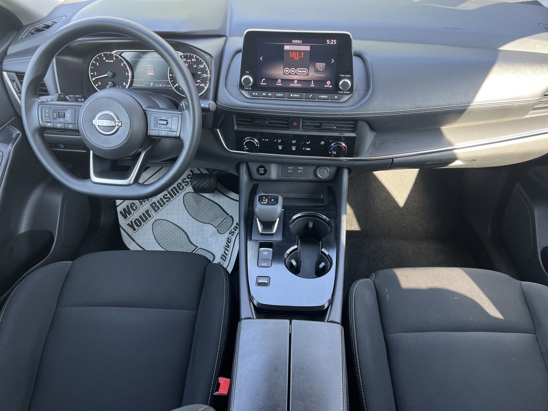 Used 2024 Nissan Rogue S image 2