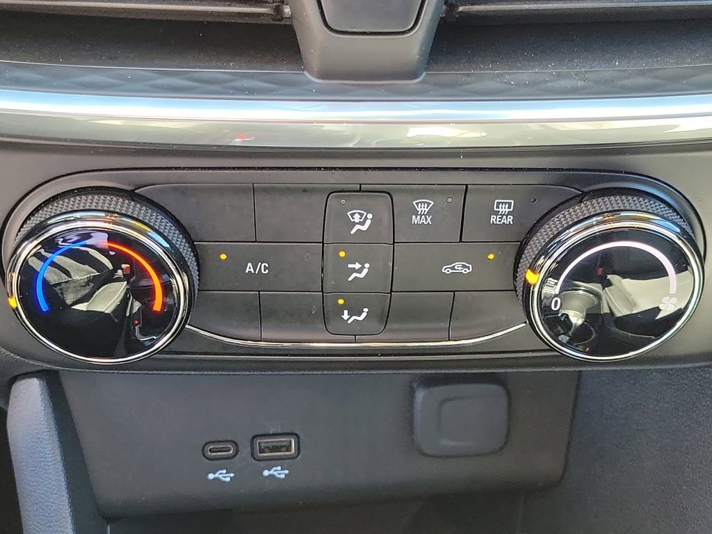Used 2024 Buick Encore GX Preferred FWD image 26