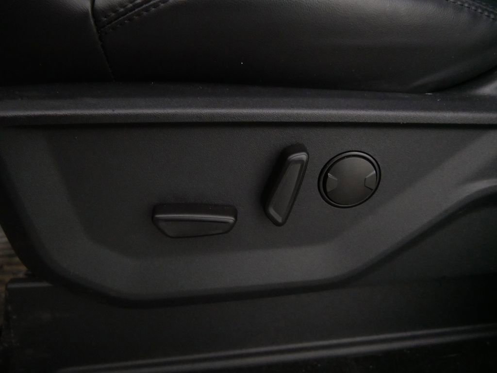 Used 2025 Ford Expedition Tremor image 17