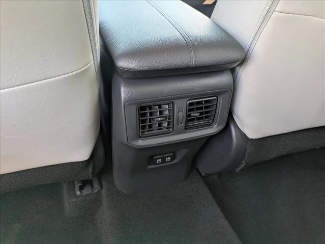 Used 2019 Toyota RAV4 Limited image 17