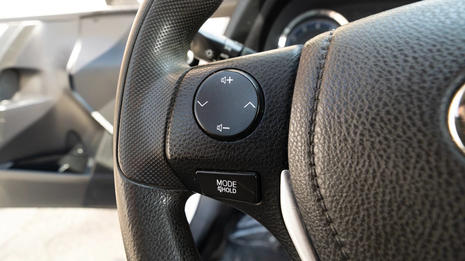 Used 2019 Toyota Corolla LE FWD image 39