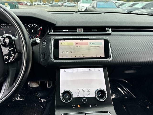 Used 2018 Land Rover Range Rover Velar R-Dynamic SE image 20
