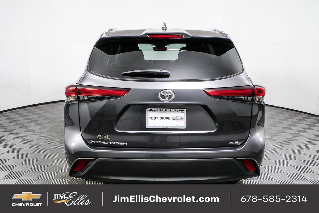 Used 2020 Toyota Highlander XLE image 29