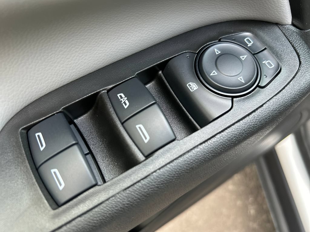Used 2024 Chevrolet Equinox LS AWD/4WD image 17