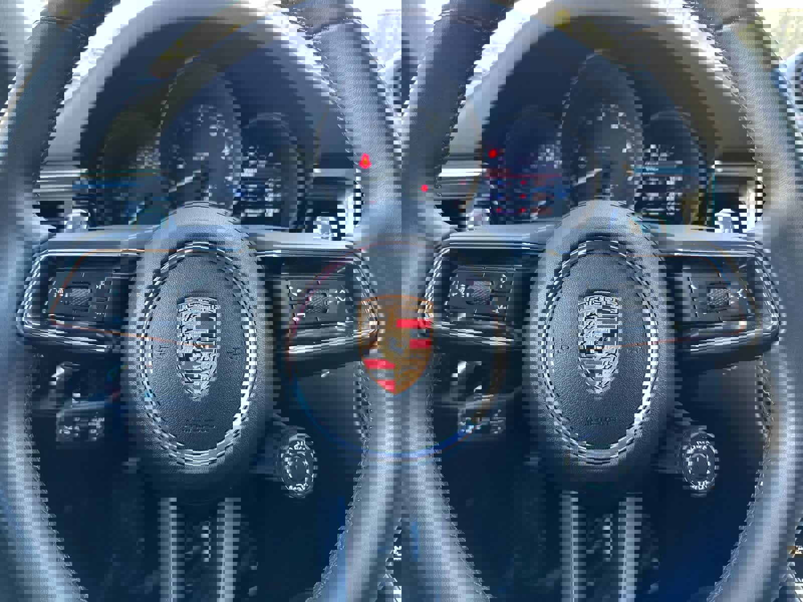 Used 2025 Porsche Macan image 26