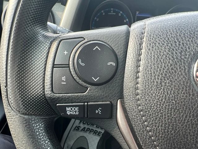 Used 2018 Toyota RAV4 LE AWD/4WD image 19