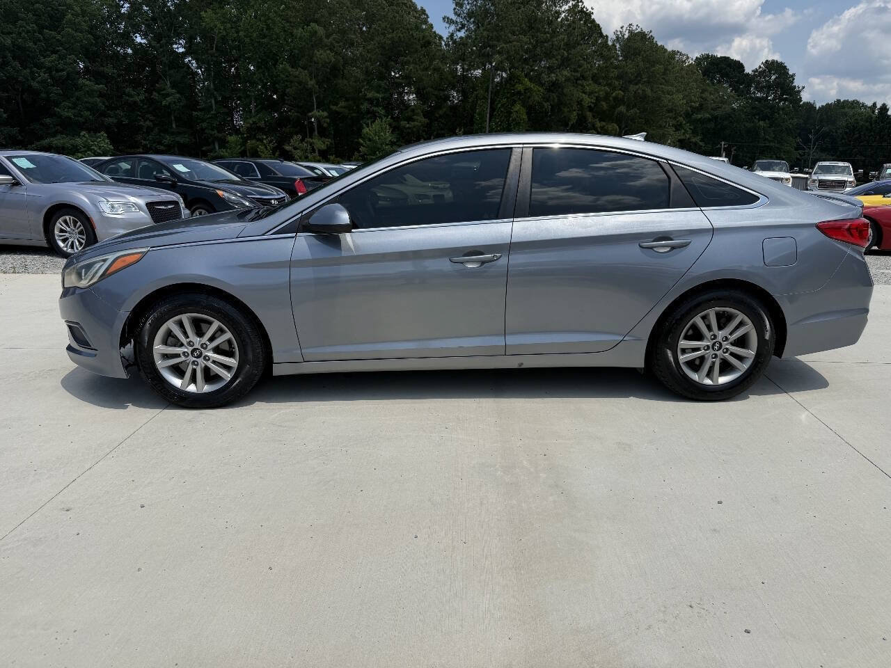 Used 2017 Hyundai Sonata SE FWD image 4