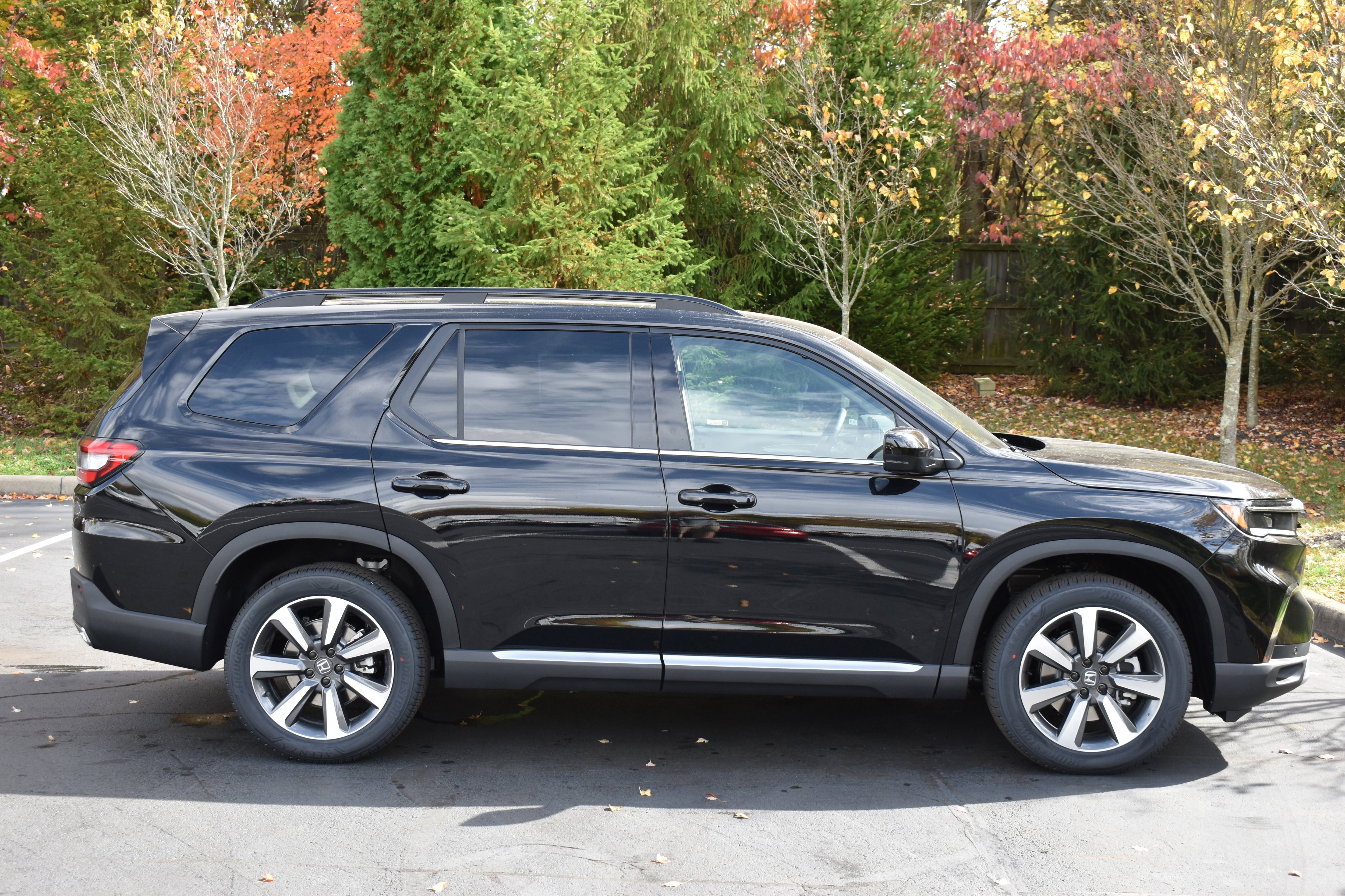 New 2025 Honda Pilot Elite image 9