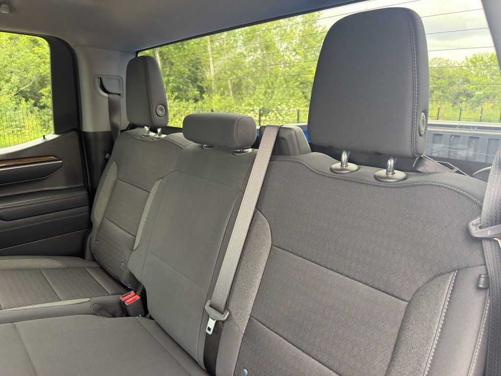Used 2025 Chevrolet Silverado 1500 LT AWD/4WD image 34