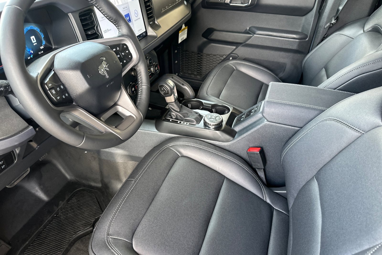 New 2025 Ford Bronco Badlands image 10