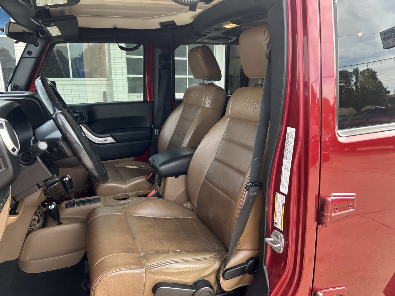 Used 2011 Jeep Wrangler Unlimited Rubicon w/ Trailer Tow Group image 15