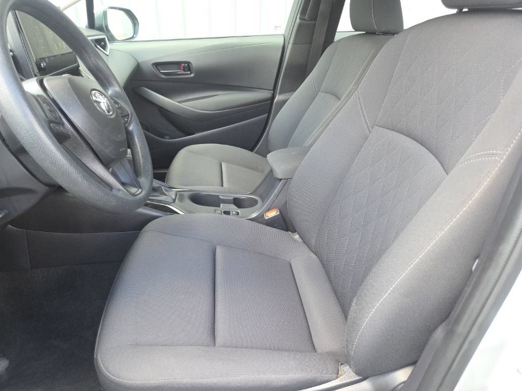 Used 2025 Toyota Corolla LE FWD image 22