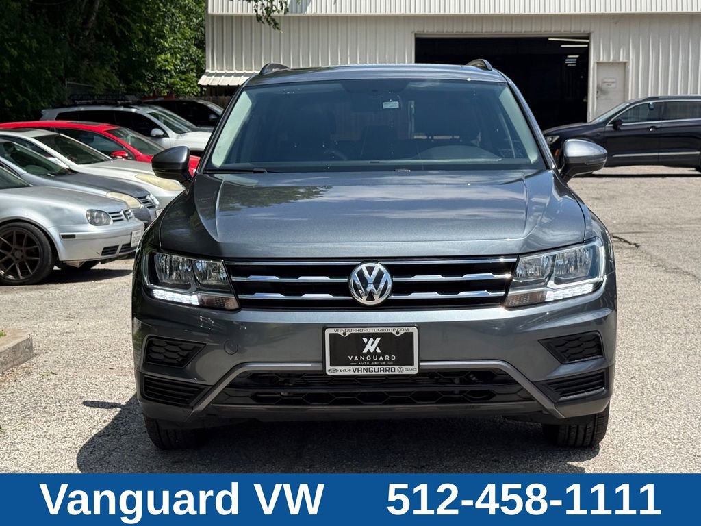 Used 2018 Volkswagen Tiguan SE w/ Panoramic Sunroof Package FWD image 4