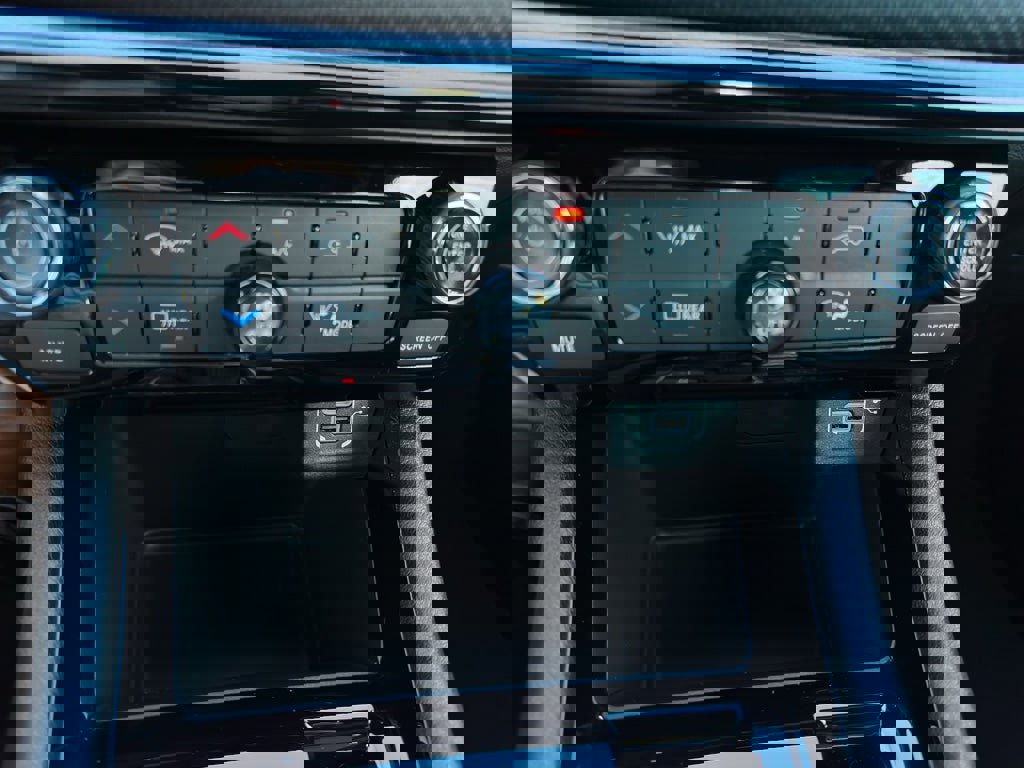 New 2026 Jeep Compass Latitude image 16