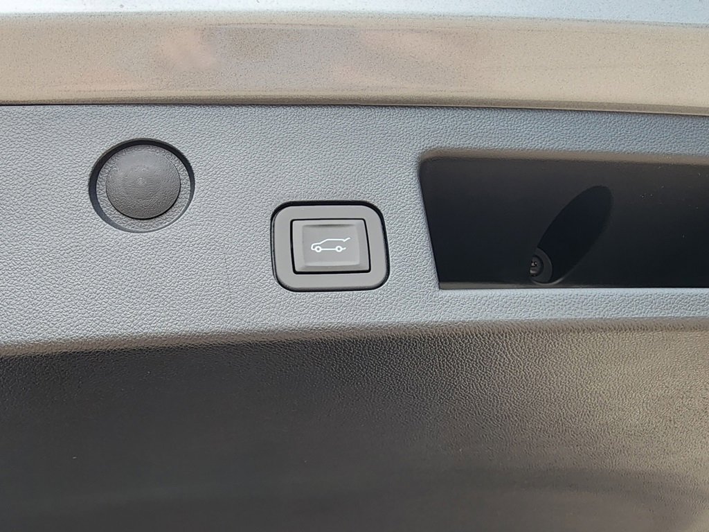 New 2026 GMC Terrain AT4 w/ Convenience Package III image 48