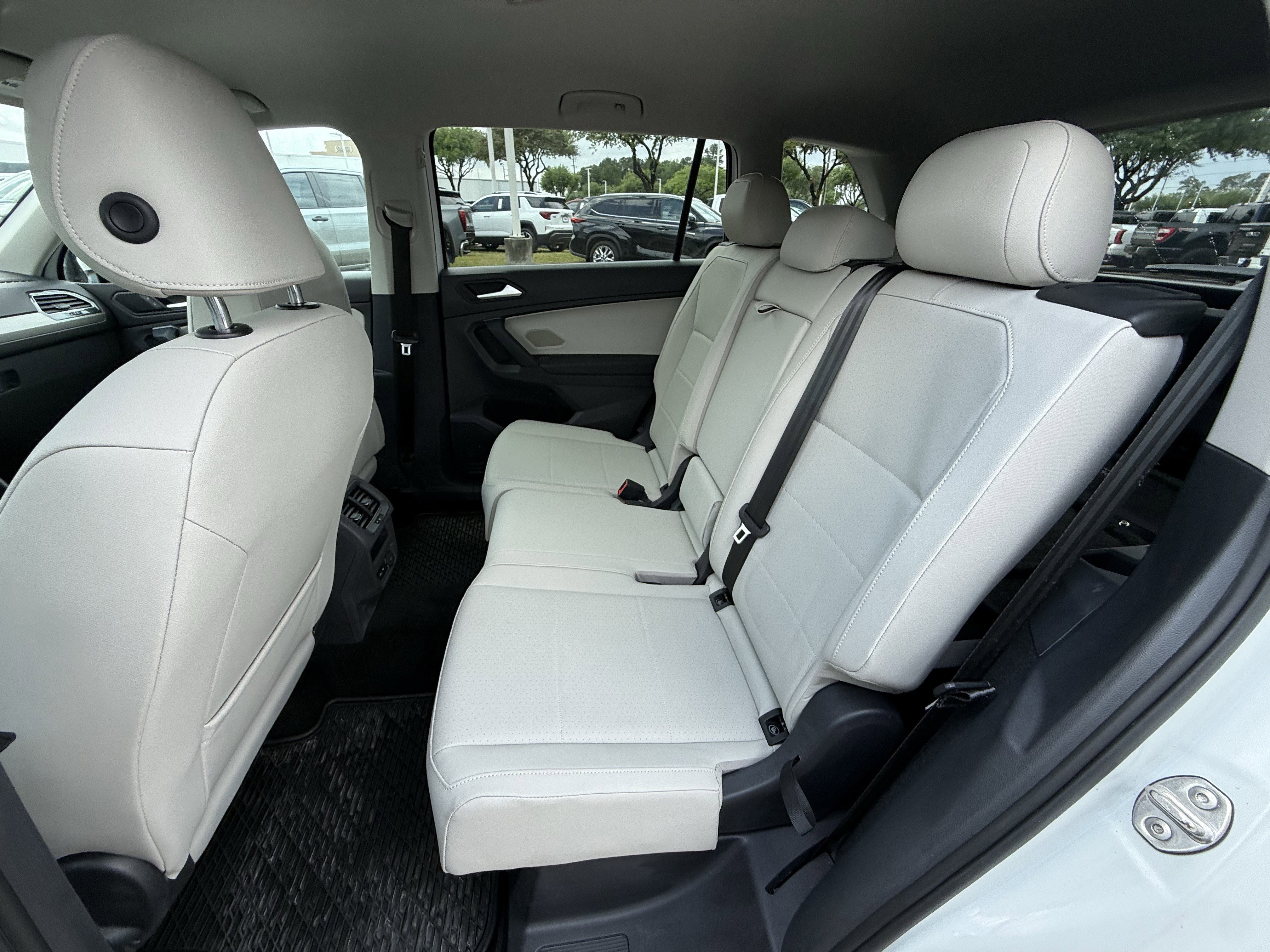 Used 2019 Volkswagen Tiguan SE image 29