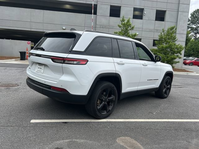 Used 2023 Jeep Grand Cherokee Altitude AWD/4WD image 9