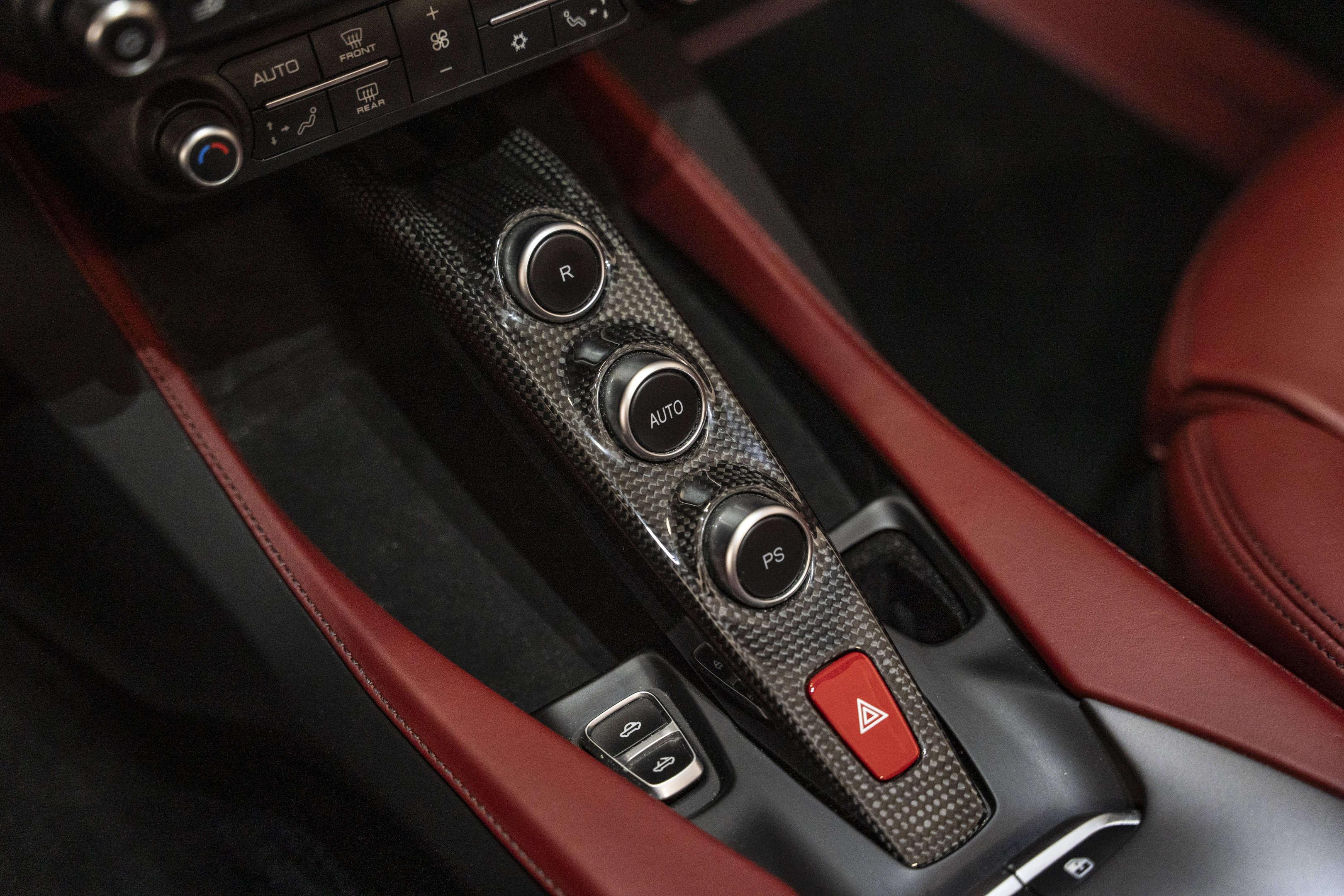 Used 2019 Ferrari Portofino RWD image 45