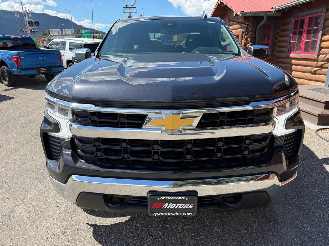 Used 2023 Chevrolet Silverado 1500 LT AWD/4WD image 3