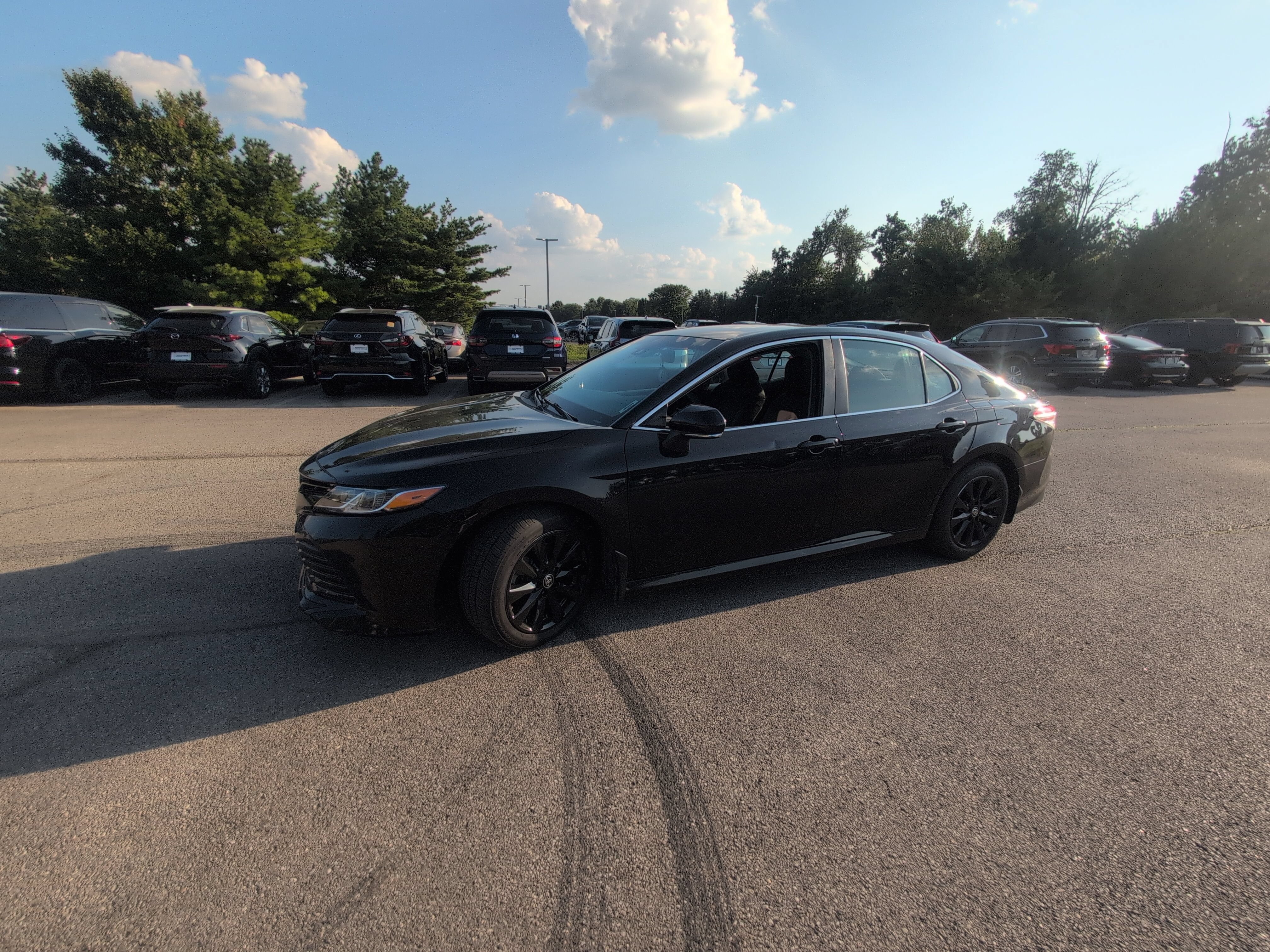 Used 2020 Toyota Camry LE w/ Convenience Package FWD image 6