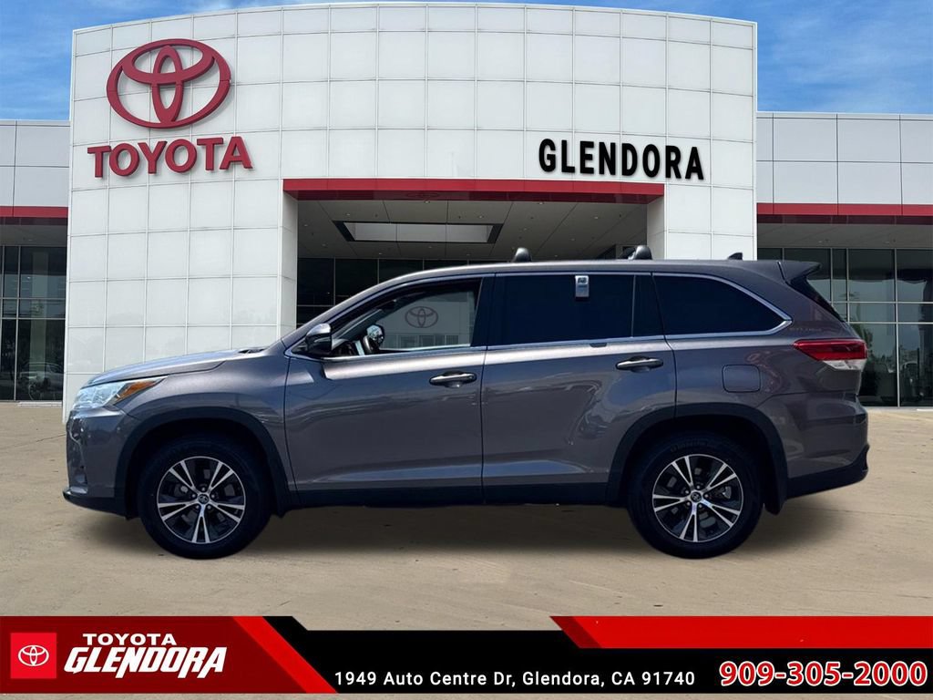 Certified 2019 Toyota Highlander Plus w/ Carpet Mat Package (TMS) AWD/4WD image 6