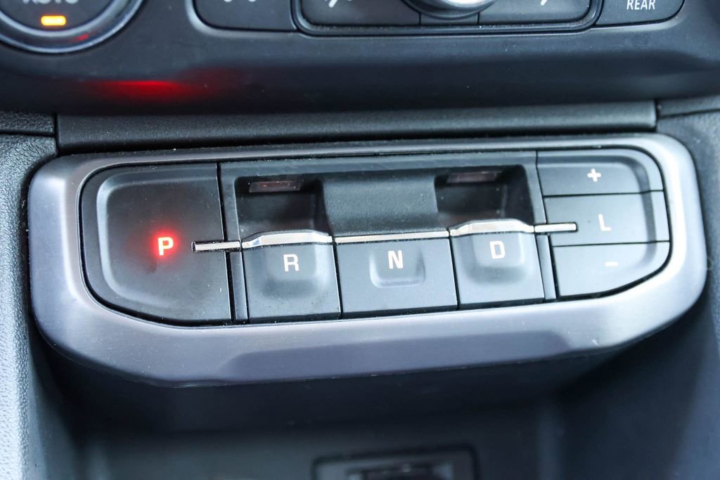 Used 2023 GMC Acadia AT4 w/ Technology Package image 16