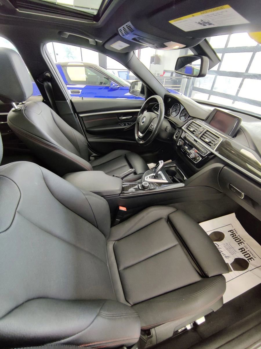 Used 2018 BMW 330e 330e iPerformance Sedan 4D image 11