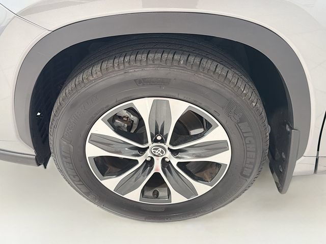 Certified 2026 Toyota Highlander XLE AWD/4WD image 24