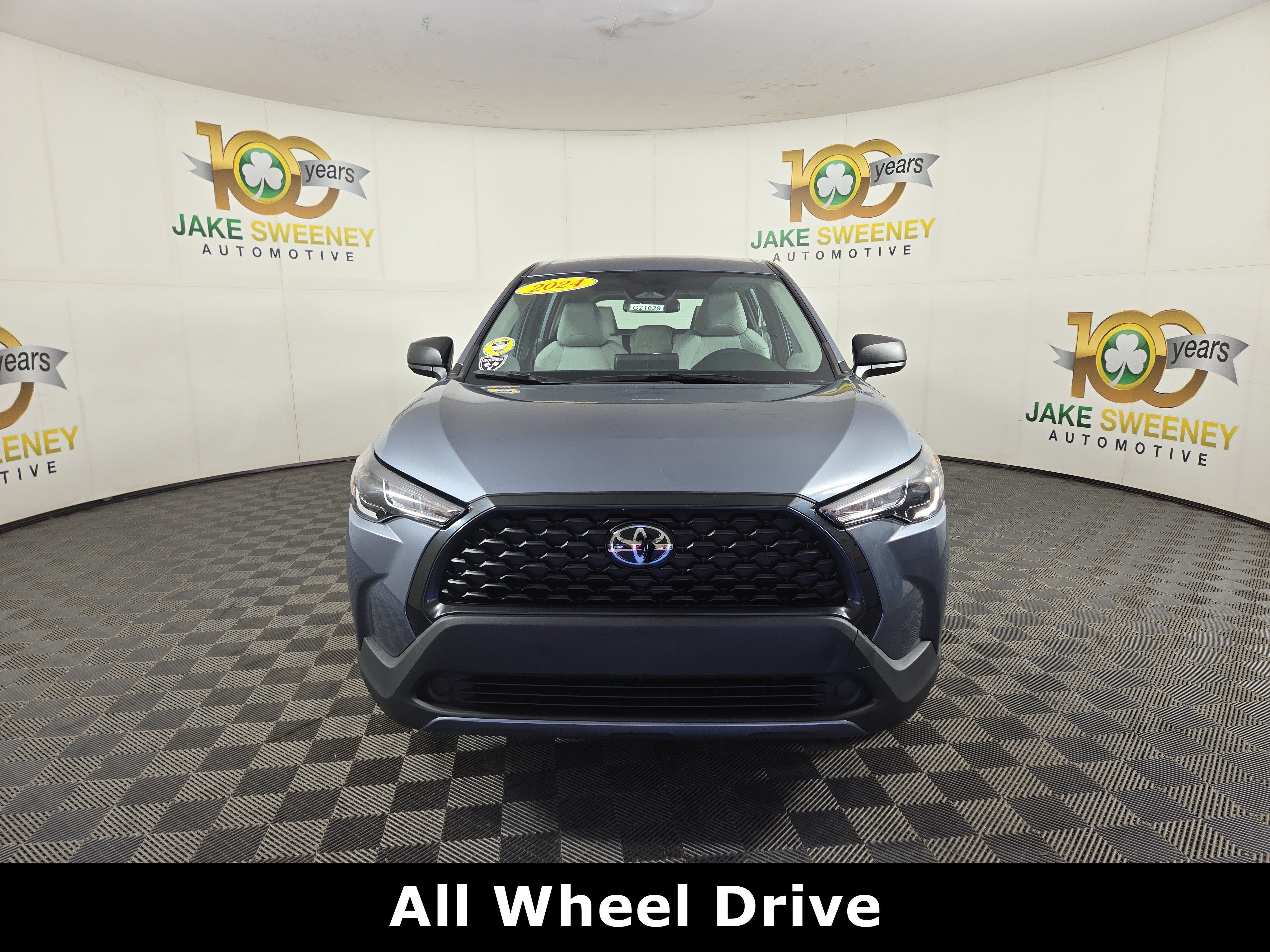 Used 2024 Toyota Corolla Cross L AWD/4WD image 2